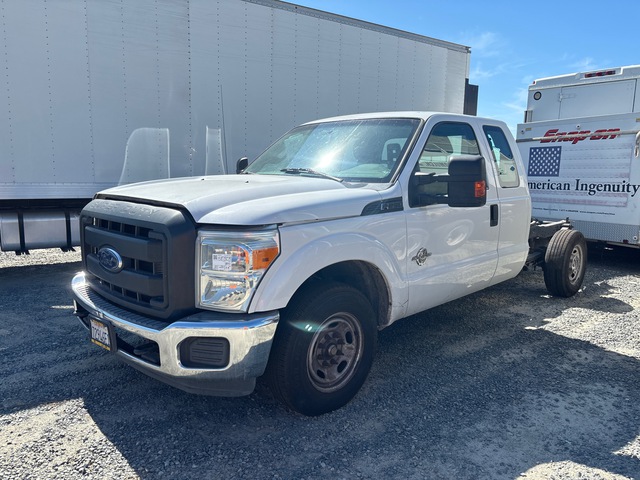 2015 Ford F-250 XL 4x2 Cab and Chassis (Inoperable)