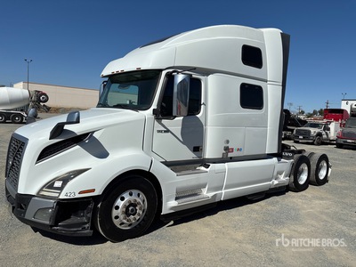 2018 Volvo VNL 6x4 3- Achs Sattelzugmaschine mit Schlafkabine