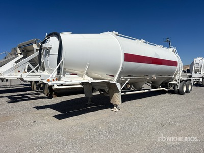 1972 Fruehauf T/A Pneumatic Bulk Trailer