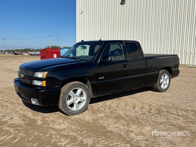 2004 Chevrolet Silverado 1500 SS 4x4 Extended Cab Pickup