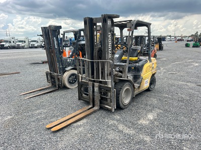 2017 Hyundai 30D-9 6000 lb Pneumatic Tire Forklift