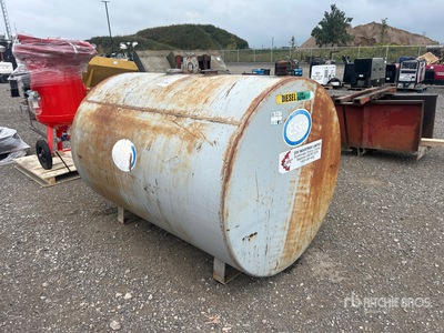 2270 L Diesel Fuel Tank