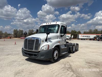 2016 Freightliner Cascadia 125 6x4 T/A Day Cab Truck Tractor