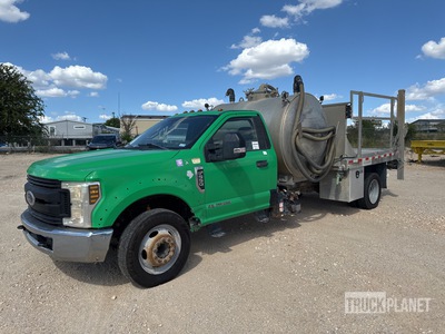 ROBINSON VACUUM TANKS INC. on 2019 Ford F-550 XL 4x4 Sewer Cleaner Truck