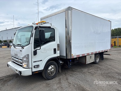 2011 Isuzu NPR 4x2 شاحنة فان