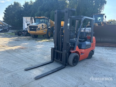 2005 Toyota 7FGCU32 5000 lb Cushion Tire フォークリフト