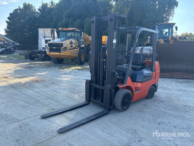 2005 Toyota 7FGCU32 5000 lb Cushion Tire Forklift