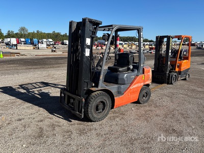 2007 Toyota 8FGU25 6000 lb Pneumatic Tire Forklift