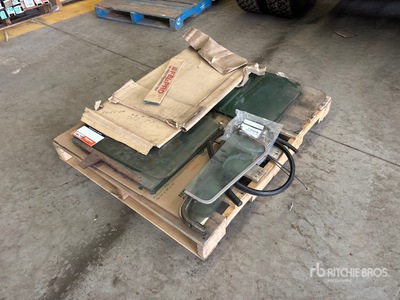 Quantity of Glass Windows Varios, piezas para camion - Fits Kenworth (Unused)