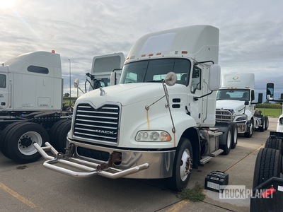 2015 Mack CXU613 6x4 Cabeza Tractora Cabina Corta