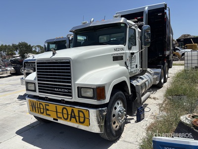 2015 Mack CHU613 6x4 T/A Day Cab Truck Tractor