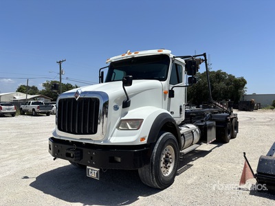 2017 International HX615 6x4 Camion roulant