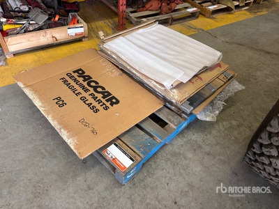 Quantity of Glass Windows Varios, piezas para camion (Unused)