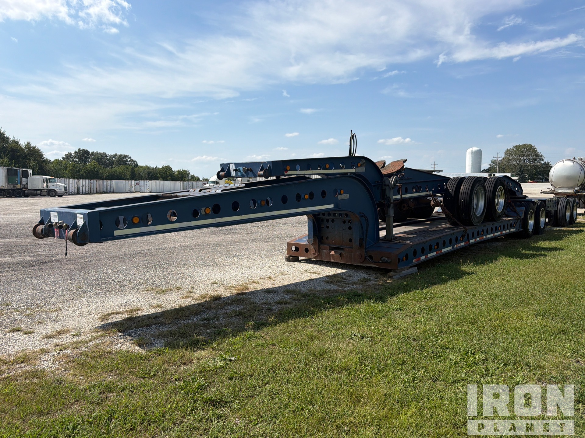 1981 Cozad 21 ft 16-Wheel Equipment Trailer