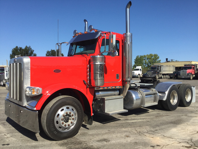 2009 Peterbilt 388 T/A Day Cab Truck Tractor 2009 Peterbilt 388 T/A Day Cab Truck Tractor
