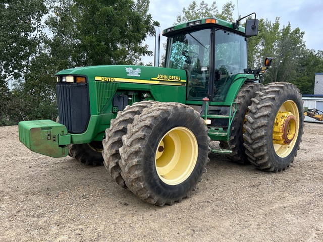2000 John Deere 8410 4WD Tractor