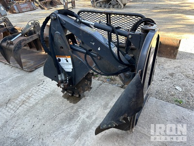 Bobcat SG60 Baumstumpffräse mit Kompaktlader