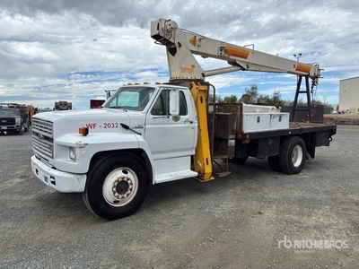 Simon-Ro 2057 20000 lb Straight Boom on 1990 Ford F700 4x2 شاحنة رافعة