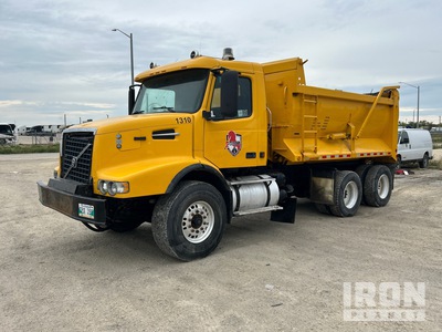 2005 Volvo VHD 6x4 T/A Camión dumper