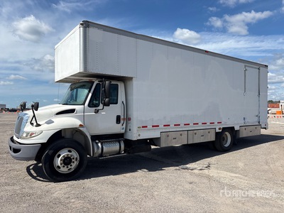 2013 International 4400 4x2 Moving Van Truck