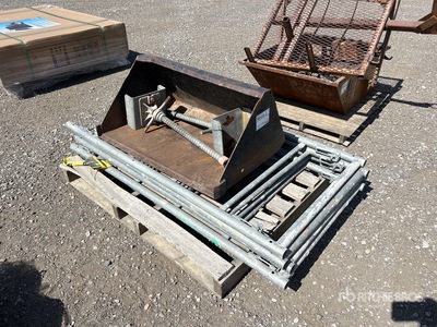 Quantity of (5) Scaffolding, skid steer bucket Varios, tienda, almacen, consumidor