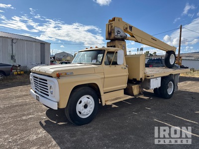 Pitman 10000 lb Straight Boom on 1968 Ford W900 4x2 mobiele kraan