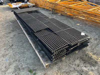 Quantity of Molded Fiberglass Grating ادوات صناعية متنوعة
