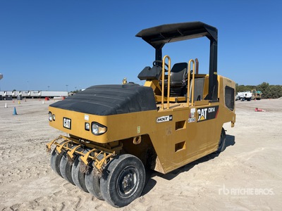 2015 Cat CW-14 9 Wheel مدحلة هوائية