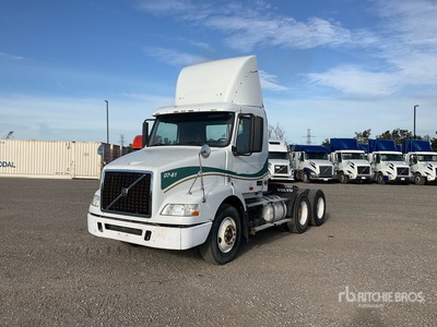 2007 Volvo VNM 6x4 Cabeza Tractora Cabina Corta