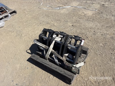 Quantity of (3) Attache rapide