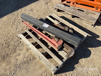 Quantity of (2) Pipe Wrench Divers
