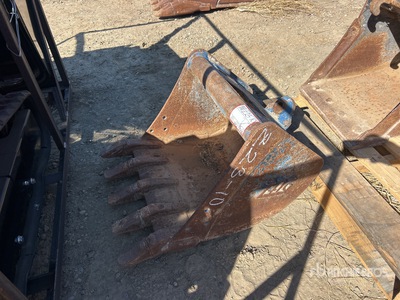 24 in Digging Excavator Bucket