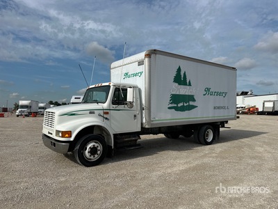2000 International 4700 4x2 Van Truck