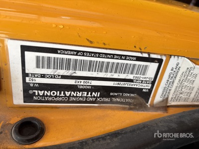 2003 International 7400 4x2 S/A Dump Truck