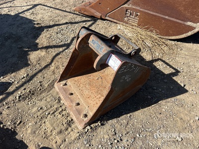 20 in Cleanup Excavator Bucket