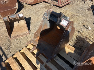 24 in Digging Excavator Bucket