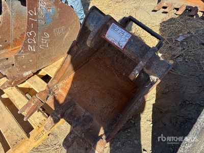 17.5 in Digging Excavator Bucket