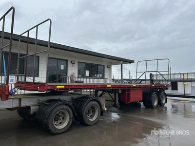 2001 Barker 8.6 m Bogie/A Flatbed Trailer