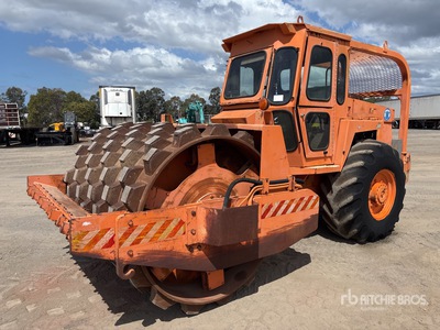 Dynapac CA25PD Compacteur à tambour à pieds dameurs