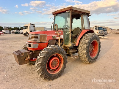 Kubota ME9000 4WD Tractor Agrícola