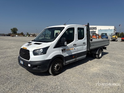 Ford Transit Crew Cab Ciężarówka z płaską platformą