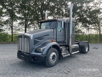 1995 Kenworth T800 4x2 S/A Sleeper Truck Tractor