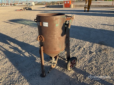 2004 Clemco SCWB-2452 Sand Blaster