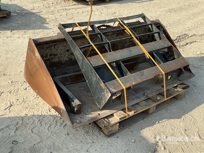 1800 mm Skid Steer Forks w/ Skid Steer Bucket