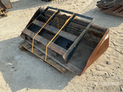 1800 mm Skid Steer Forks w/ Skid Steer Bucket