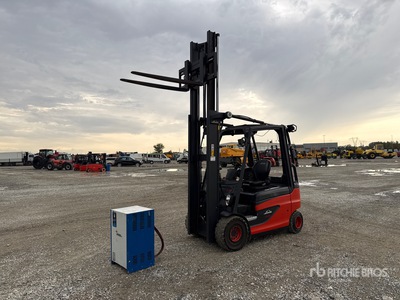 2014 Linde E25-01 2500 kg Electric Forklift