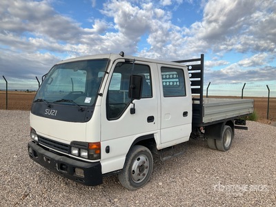 2006 Isuzu NPR77-3,5 DC 4x2 Crew Cab Flatbed Truck