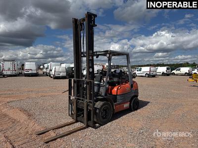1999 Toyota 02-6FGF30 3000 kg Chariot Elevateur Chariot Élévateur (Inoperable)