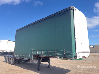 2004 MaxiTrans Tri/A Step Deck Curtain Side Trailer