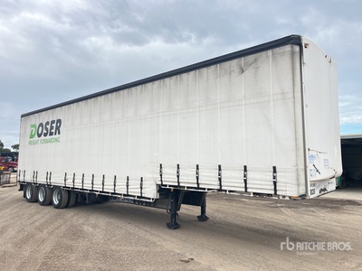2002 MaxiTrans 13.2 m Tri/A Step Deck カーテンサイドトレーラー